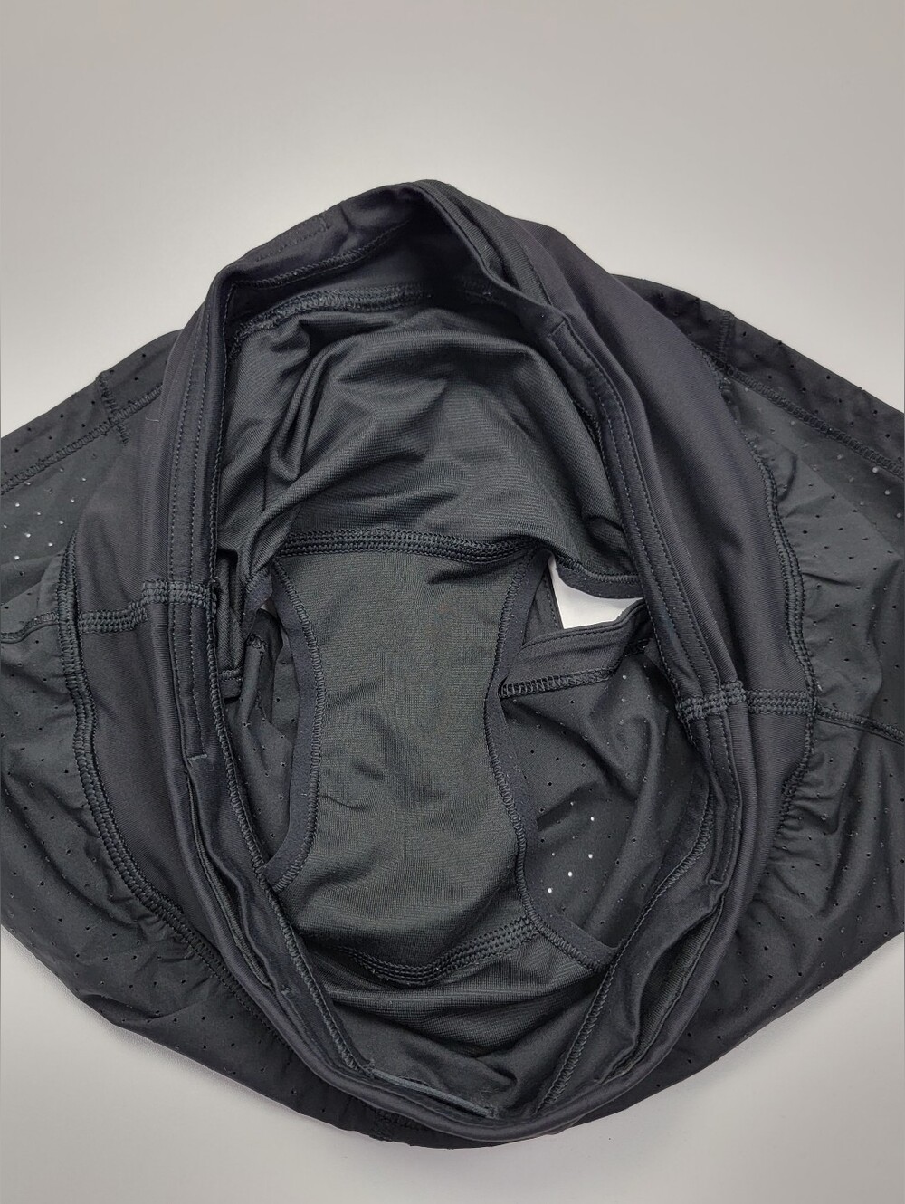 Lululemon Womens Speed Short Perforated Size 4 Black Lined Pre-owned - Picture 8 of 10